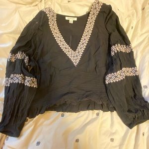 American eagle top, with puffy arm sleeves